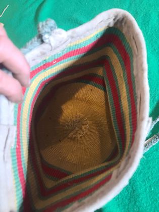 Plateau full-turn twined bucket bag ("sally bag" form) in dyed yarn, plate 131