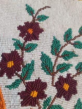 Large Plateau contour-beaded floral flat bag, orange lily and maple-leaf design, plate 32
