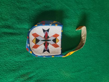 Plateau fully-beaded two-sided purse with beaded gusset and beaded handle